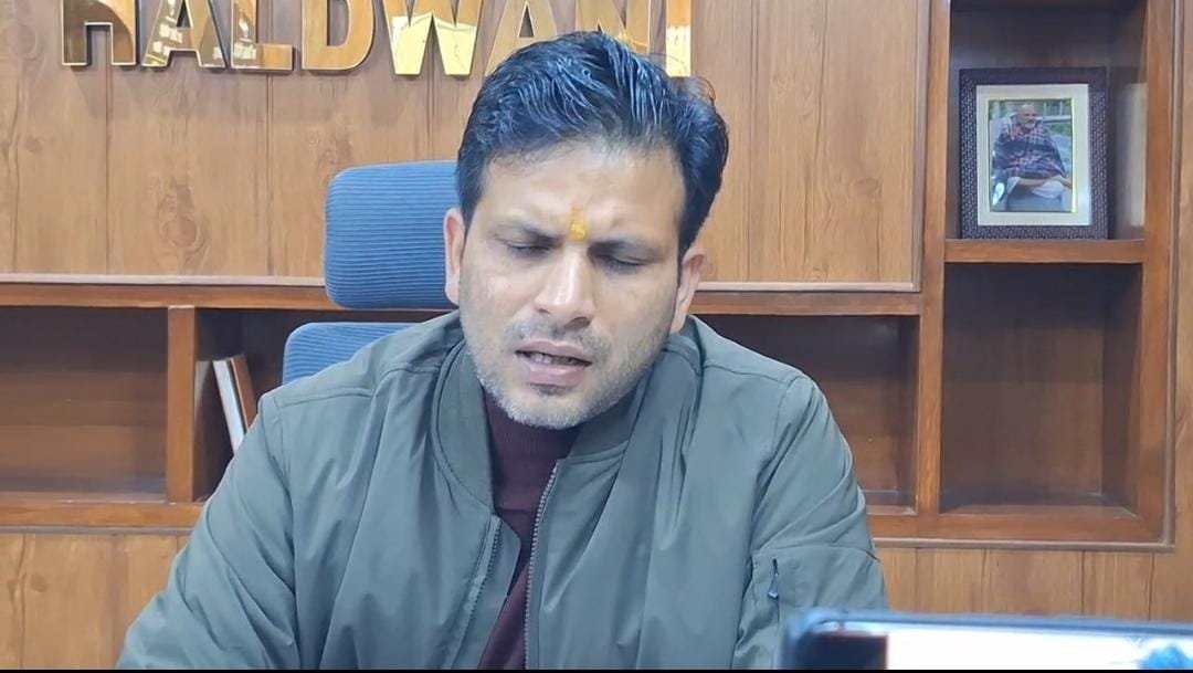 Haldwani अब 25 फर्जी स्थाई निवास प्रमाण पत्र निरस्त, कमिश्नर दीपक रावत के छापे के बाद हो रही कार्रवाई