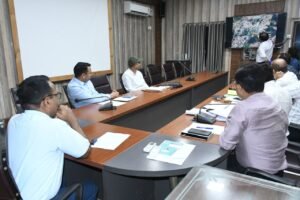 मानसून से पहले जलभराव की समस्या का करो समाधान, 3 दिन में बनाओ DPR: अफसरों से Nainital DM